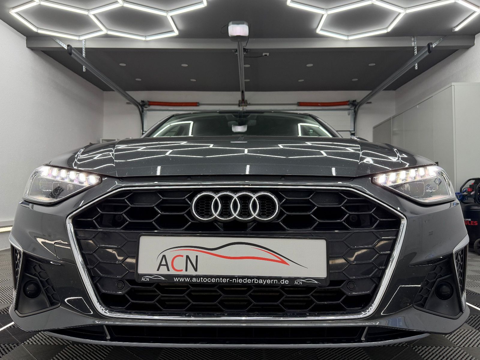 Fahrzeugabbildung Audi A4 Lim. 40 TFSI S LINE/VRTL COCKPIT+/MASSAGE