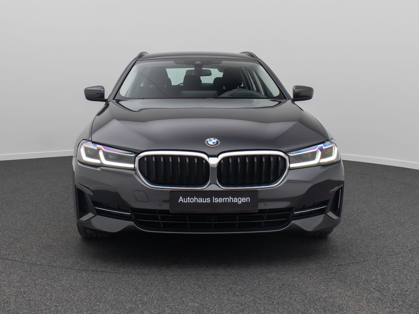 Fahrzeugabbildung BMW 520d xD  DAB Laser HUD Kamera AHK ALarm Komfort