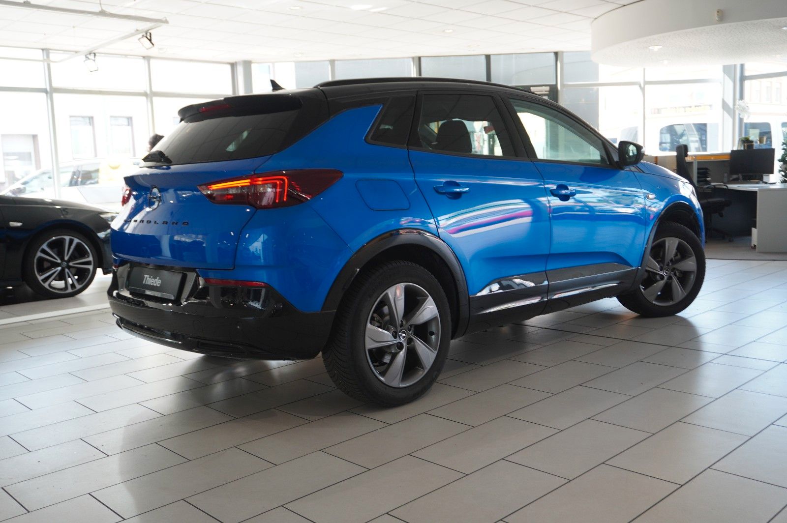 Fahrzeugabbildung Opel Grandland (X) GS SPORT 4HYBRID NAVI/LED/360°/DAB