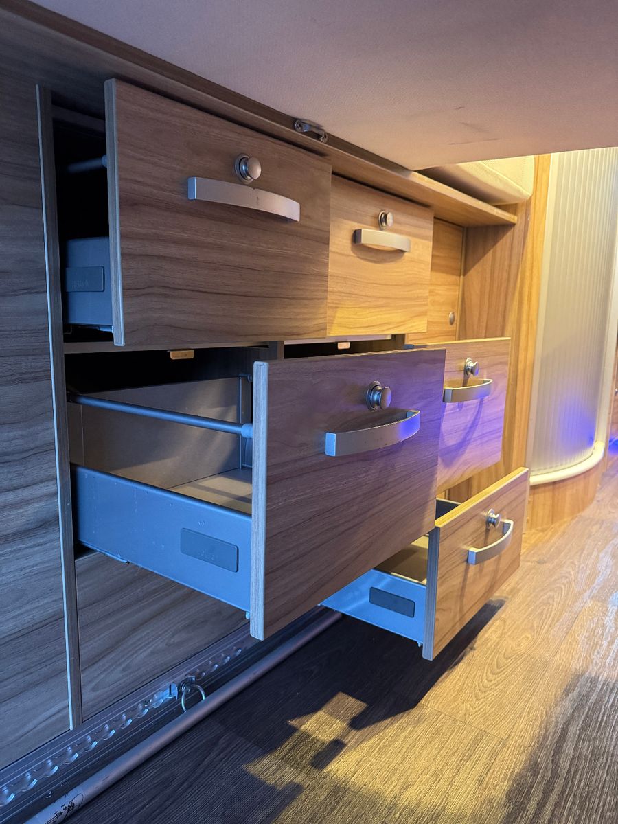 Fahrzeugabbildung HYMER / ERIBA / HYMERCAR YOSEMITE 600 CROSSOVER FIAT SCHLAFDACH LÄNGSBETT