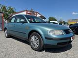 Volkswagen Passat 1,8 Comfortline  AHK - 6-Sitzer Autos bis 5.000 Euro