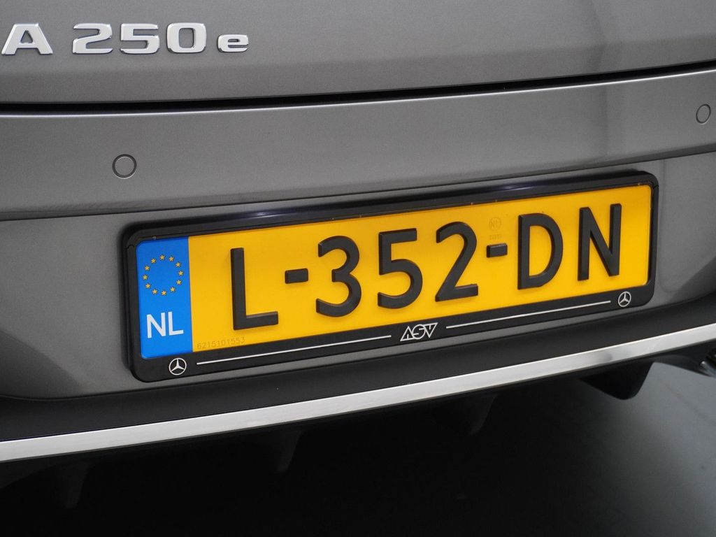 Mercedes-Benz CLA 250 e AMG Premium Plus | Panorama - Schiebed