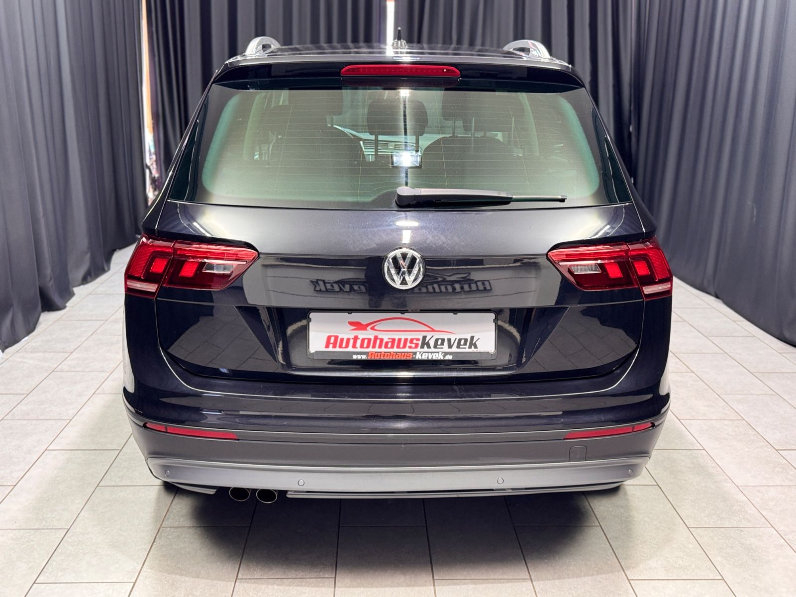 Fahrzeugabbildung Volkswagen Tiguan Comfortline 4Motion|NAVI|KAMERA|1.HAND