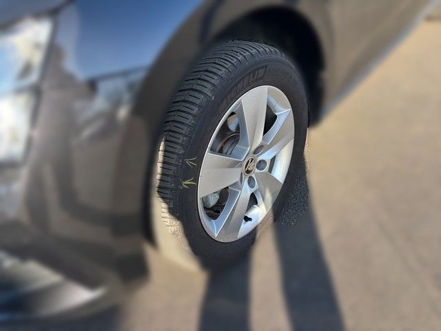 Fahrzeugabbildung SKODA Scala 1.0TSI DSG Clever LED+TEMPOMAT+KAMERA+++