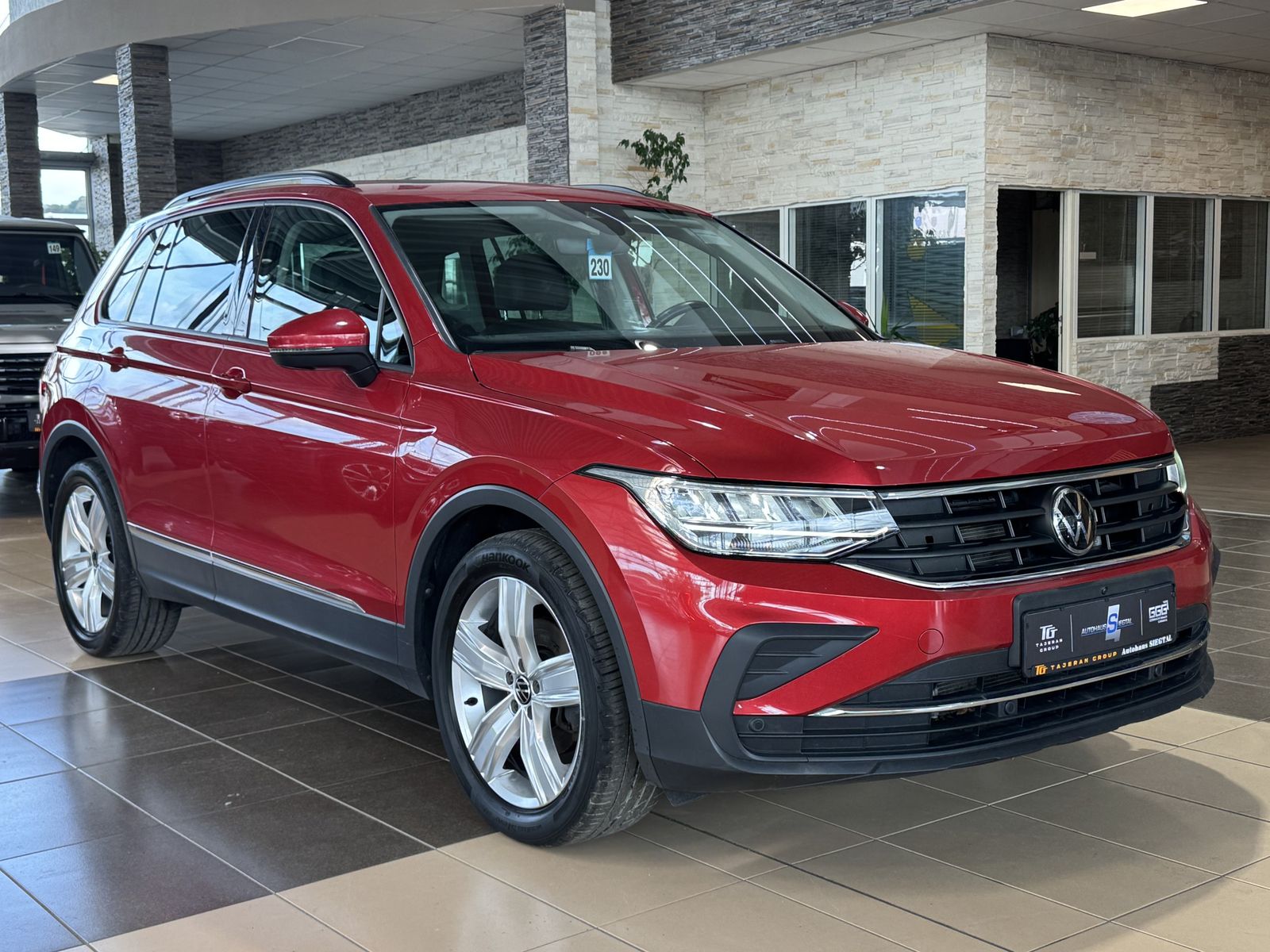Volkswagen Tiguan Life Leder Pano Harman/Kardon Memory AHK
