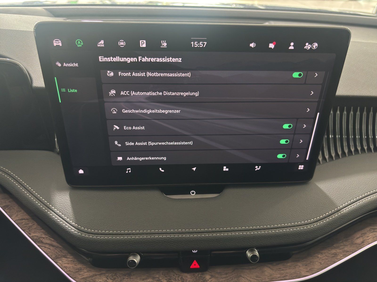 Fahrzeugabbildung SKODA Superb Combi L&K 2,0 TDI 142 kW DSG 4x4