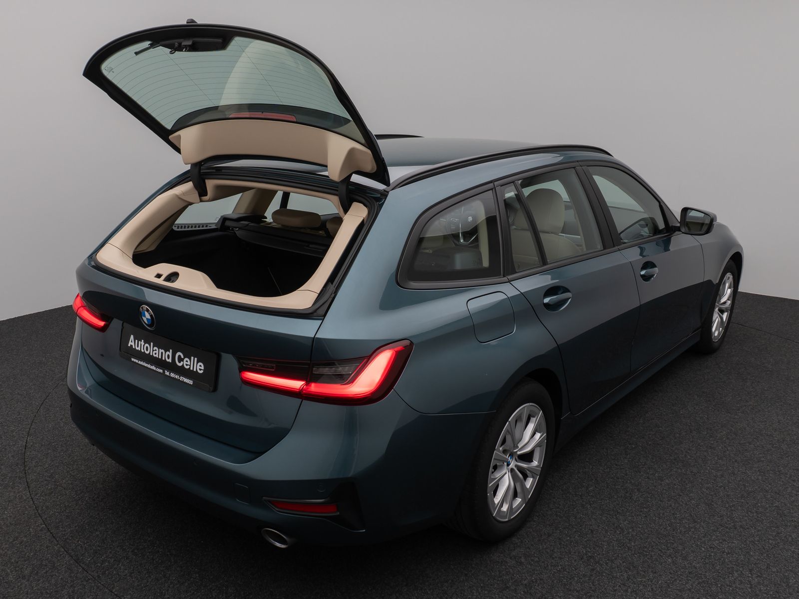 Fahrzeugabbildung BMW 320d xD CockPit+ Lenkrhzg Lordos Stndhz PDC AHK