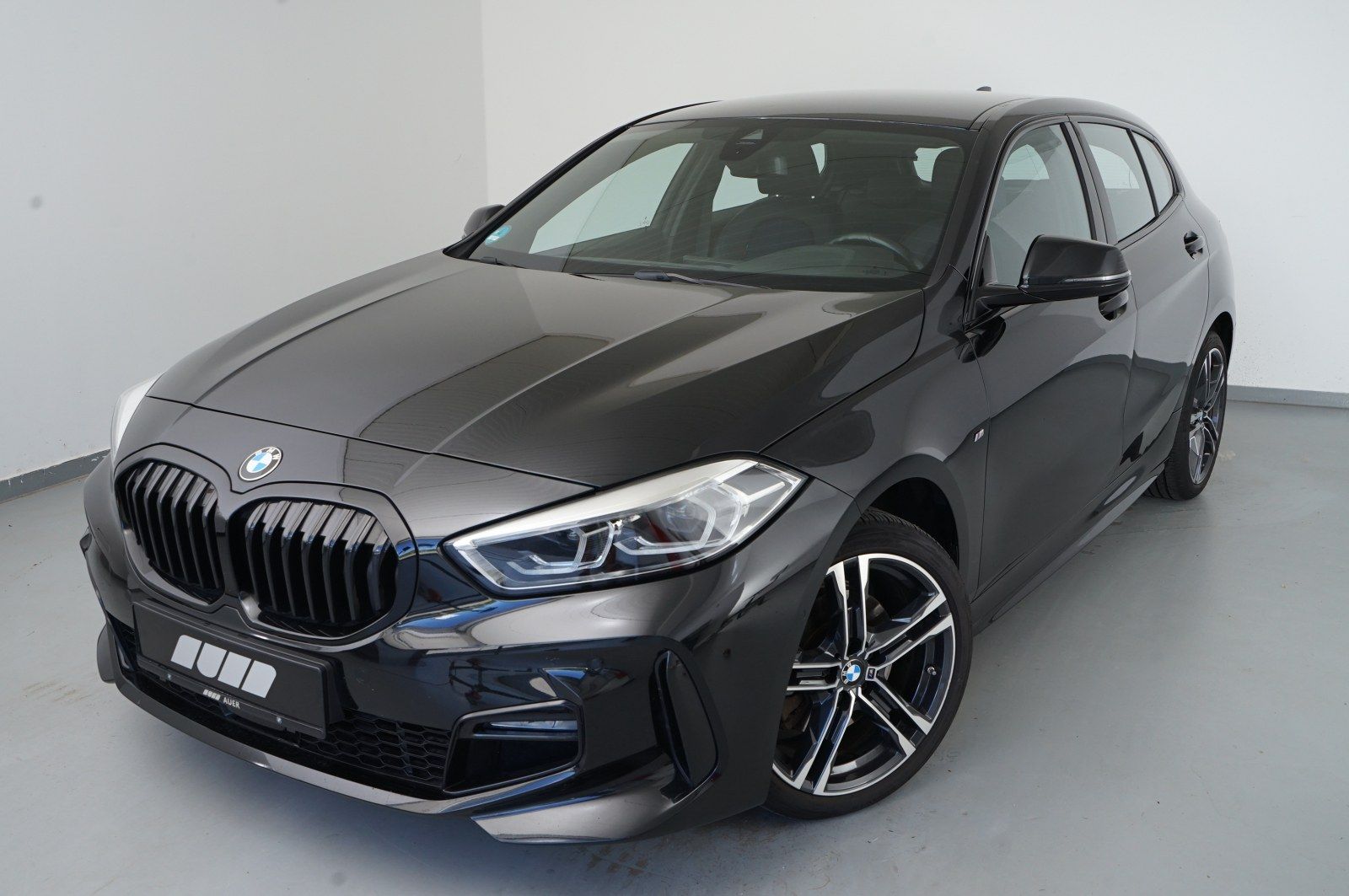 BMW 118d Limousine (M-Sport Navi LED WLAN ) imagem 2