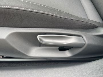 Skoda Fabia IV 1.0 MPI Tour *2xPDC*Bi-LED*CAM*DAB*TEL*