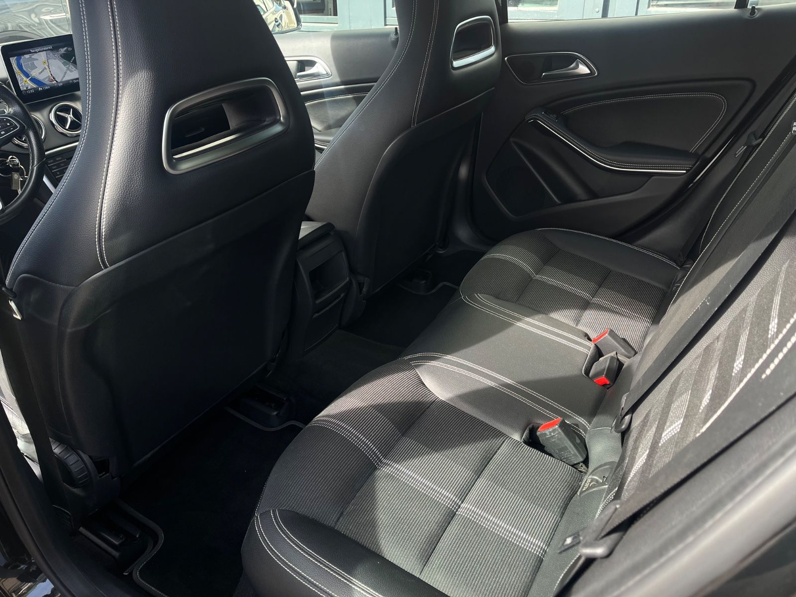 Mercedes-Benz GLA 180 Automatik-Navi-LED-PDC-Sportsitze – Bild 16