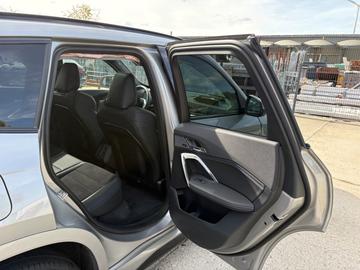 2026 BMW IX1 — миниатюра 25