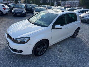 Volkswagen Golf - 1