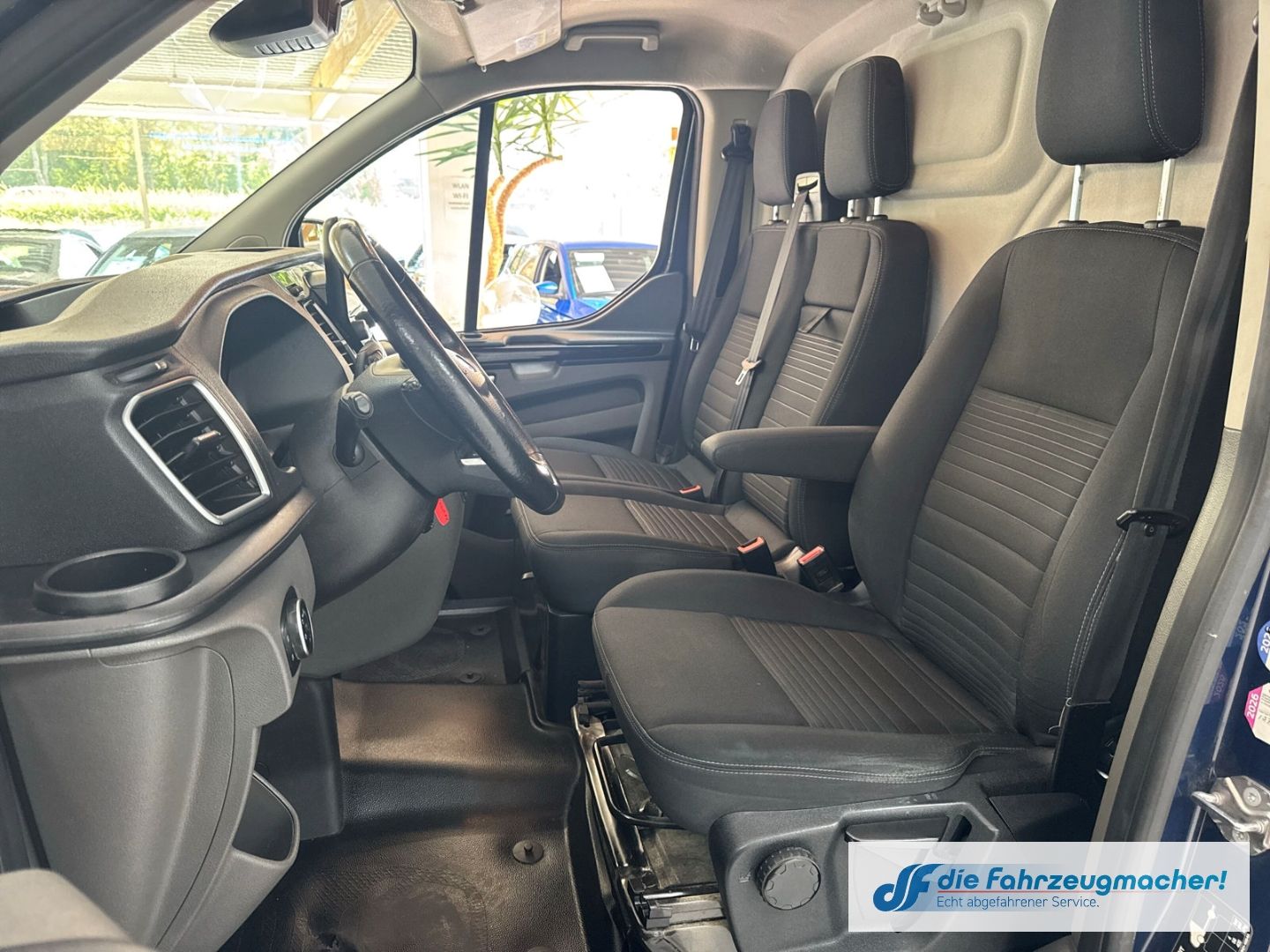 Fahrzeugabbildung Ford Transit Custom Kasten 320 L2H2 Limited StandHZG