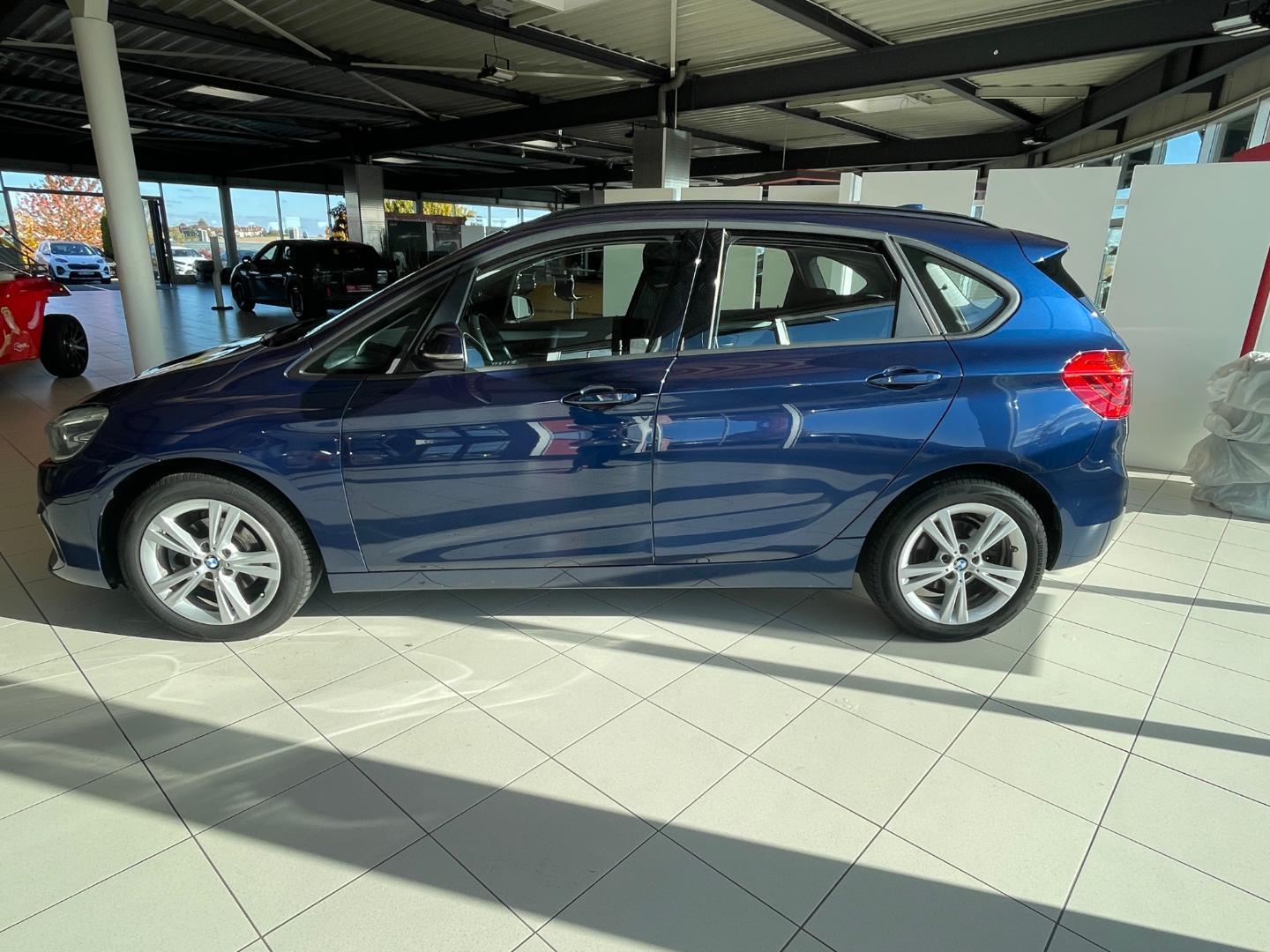 BMW 218 i Active Tourer Advantage+Navi+Alu++