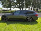 BMW 530d xDrive Touring M-Paket Pano AHK HUD  - BMW 530 Gebrauchtwagen in Hamburg