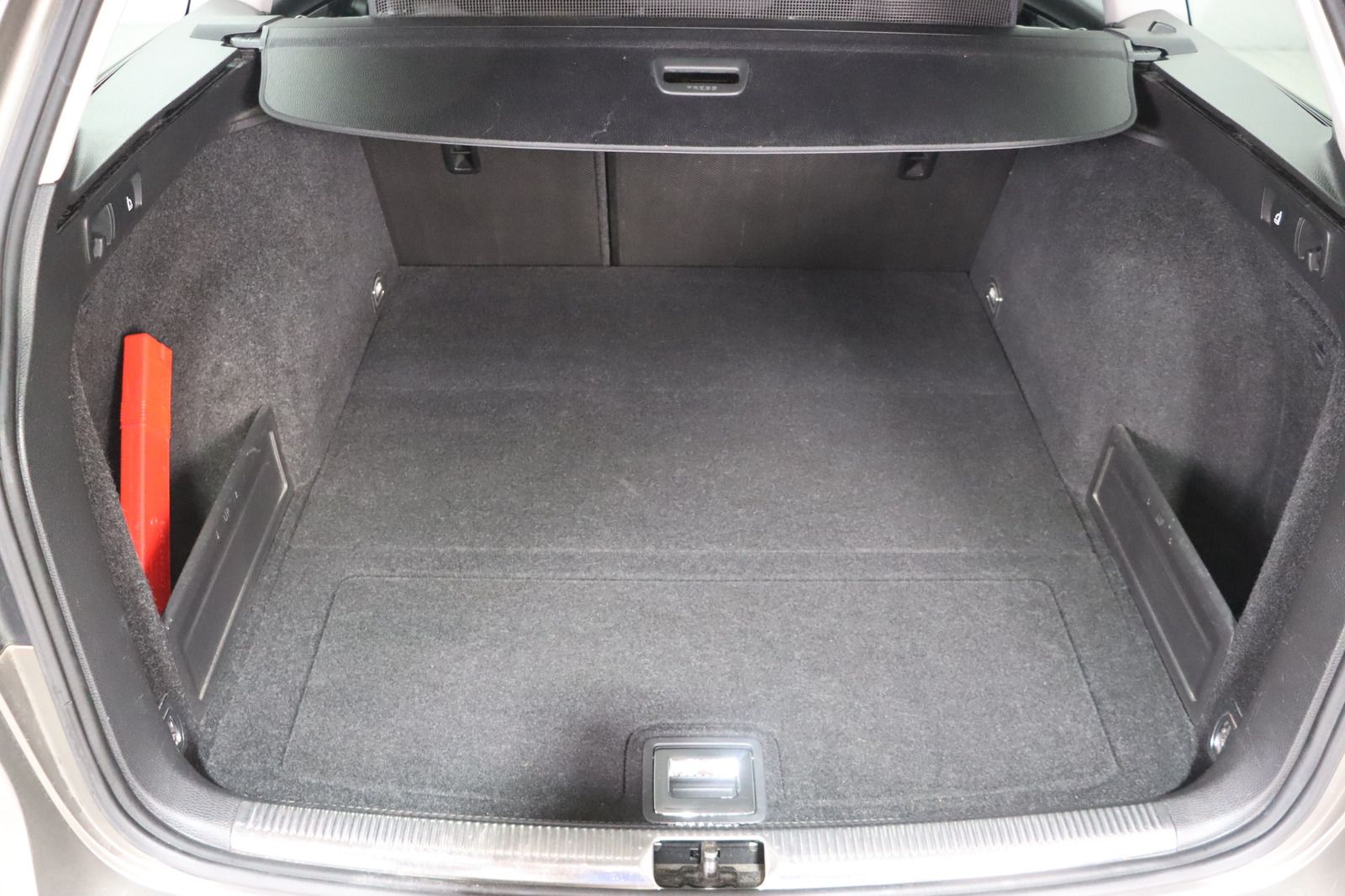Fahrzeugabbildung Volkswagen Passat 1.4 TSI Trendline Variant  * Sitzhzg. PDC