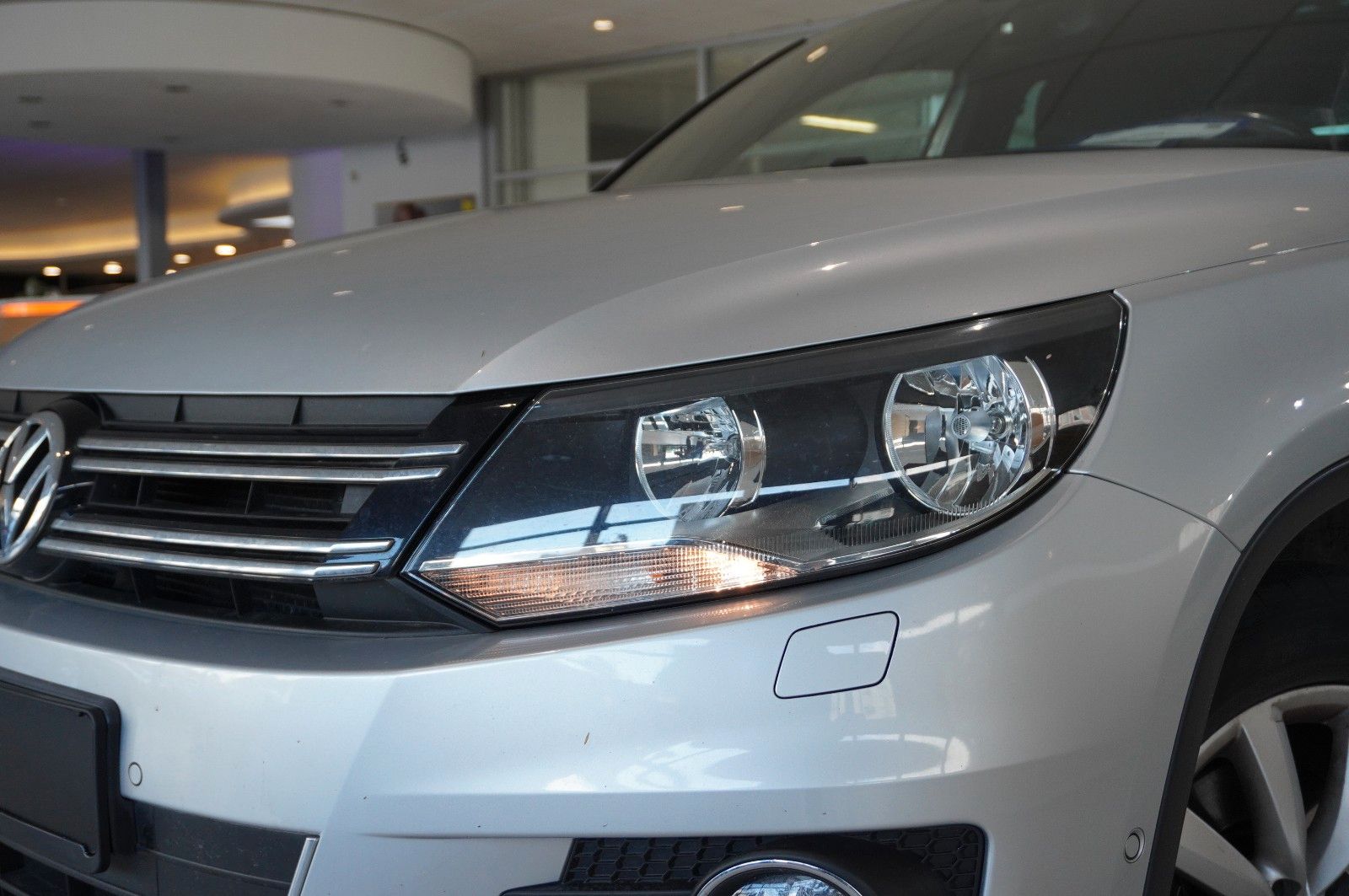 Fahrzeugabbildung Volkswagen Tiguan 2.0D LIFE KLIMA/SHZ/PDC/AUX/NEBEL