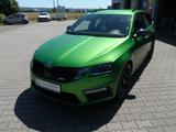 Skoda Octavia Combi RS Challenge/DSG/AHK/Navi/SHZ/Voll - Skoda: Grün