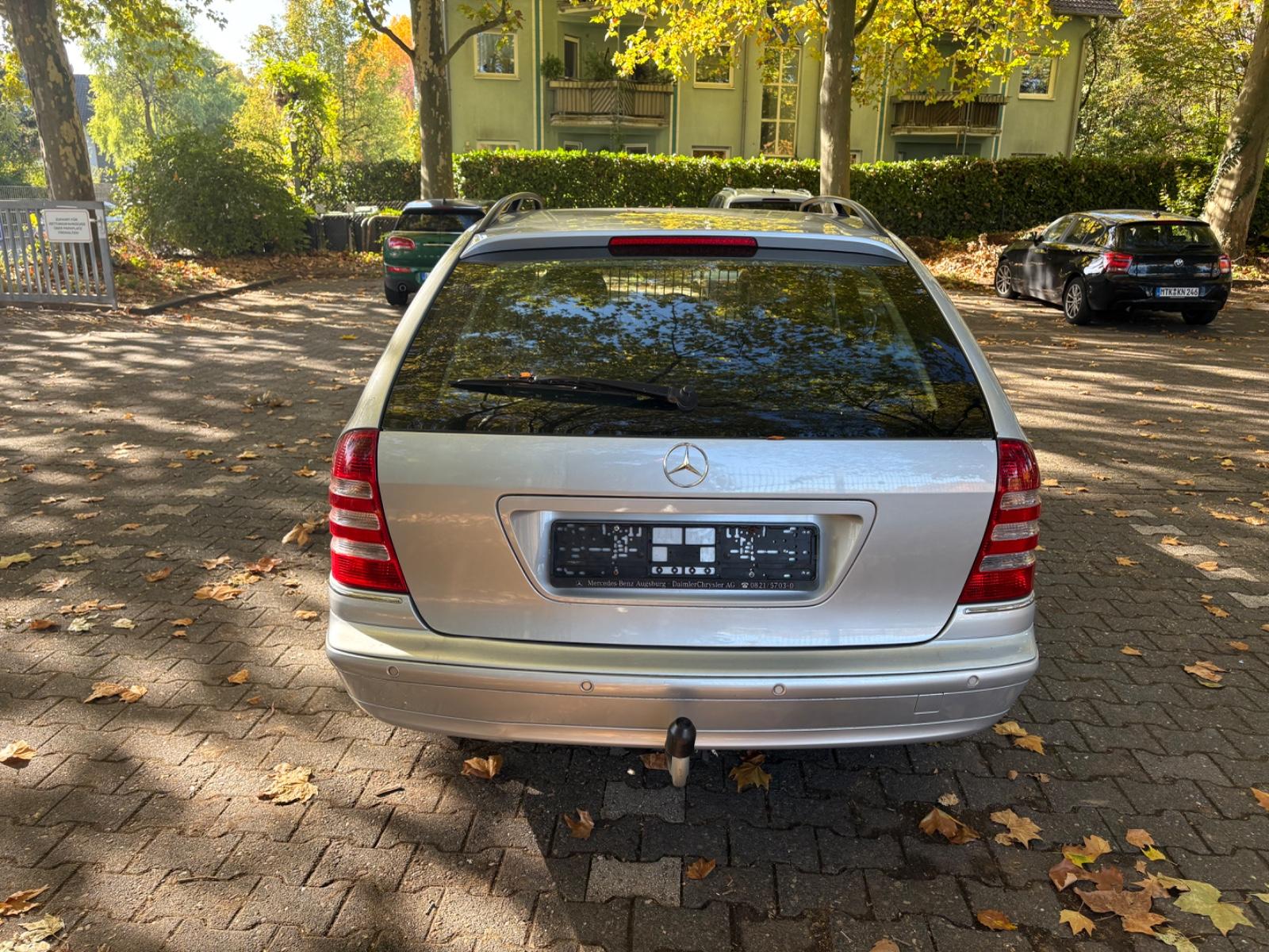 Mercedes-Benz C220 2006 — engine 2.148 cm³, 150 HP (110kW)