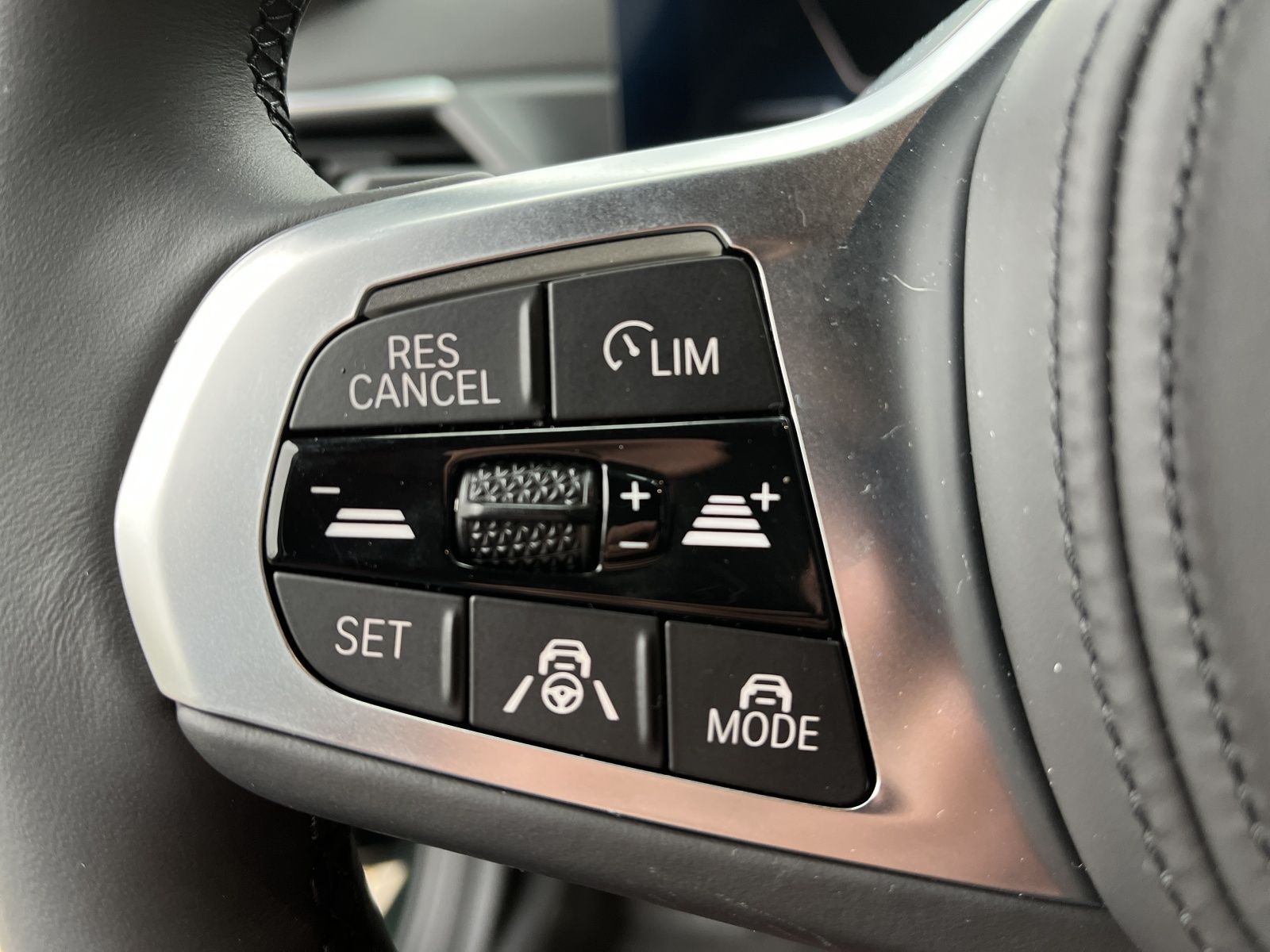 Fahrzeugabbildung BMW i4 eDrive40 GC M-Sport +ParkingAssistent+Komfort