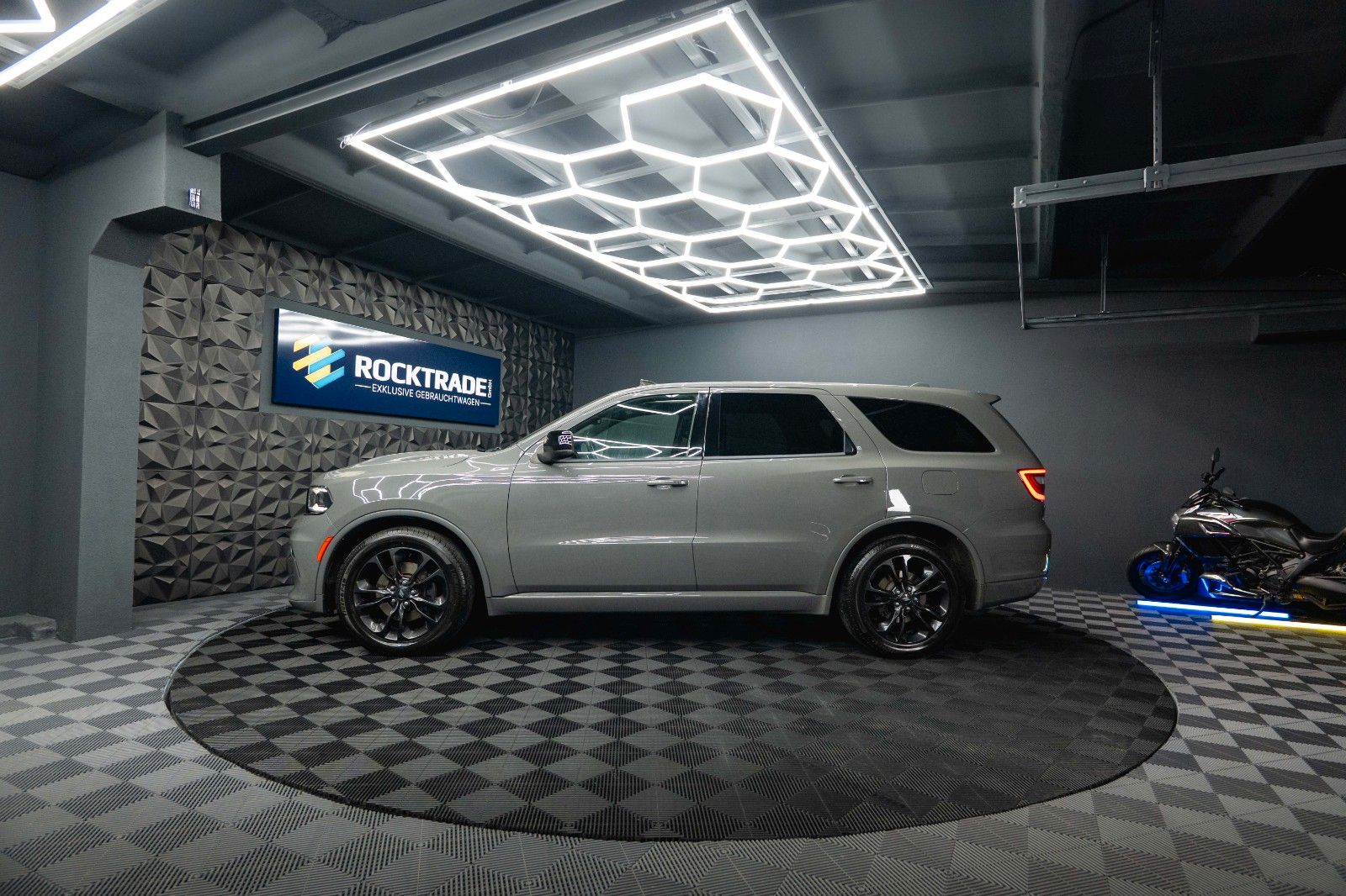 Fahrzeugabbildung Dodge Durango 5.7 V8 R/T SRT 4x4 Night-Paket Modell 22