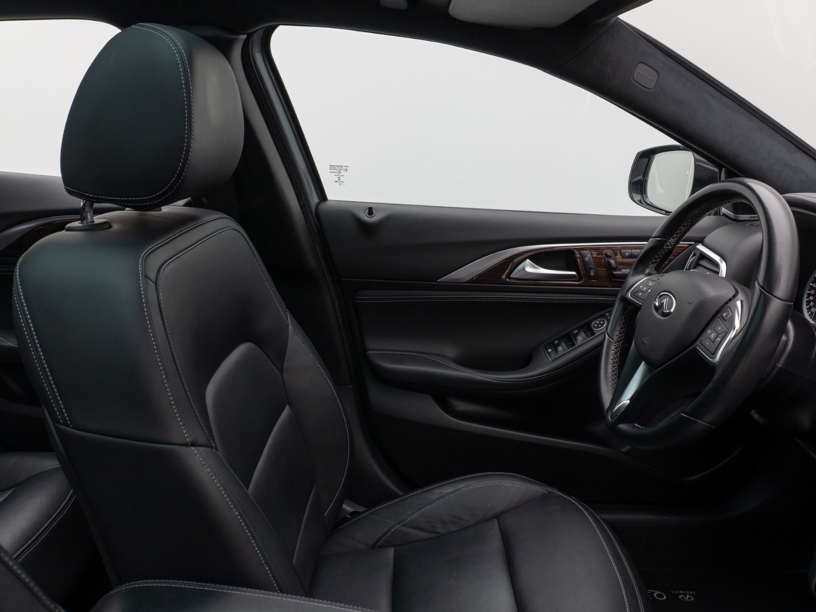 Fahrzeugabbildung Infiniti Q30 2.2 d Premium 360°Panorama Navi Sitzhzg LED