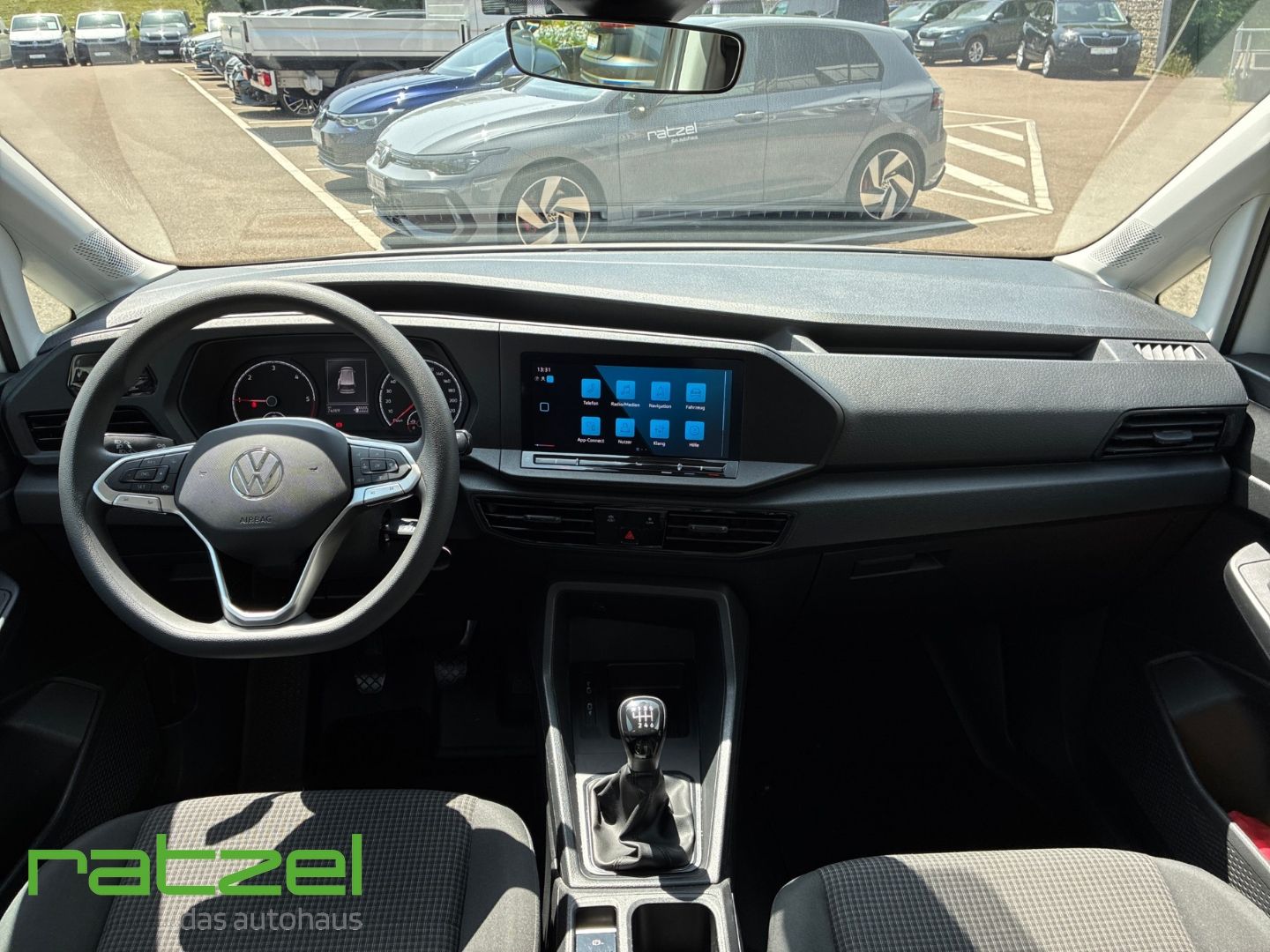 Fahrzeugabbildung Volkswagen Caddy Maxi Life LR 2.0 TDI Navi DAB Lane Assist