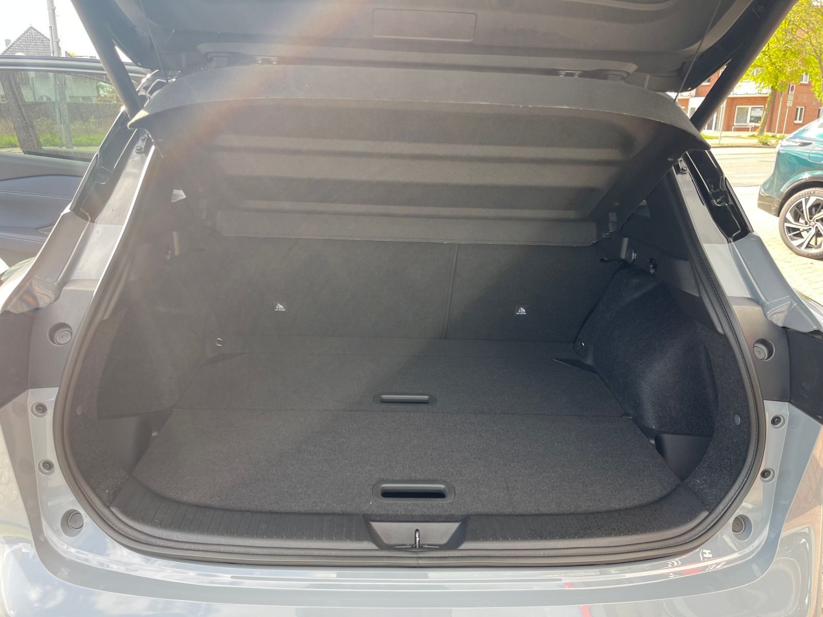 Fahrzeugabbildung Nissan Qashqai 1.3 DiG-T Tekna Automatik Navi Head Up A