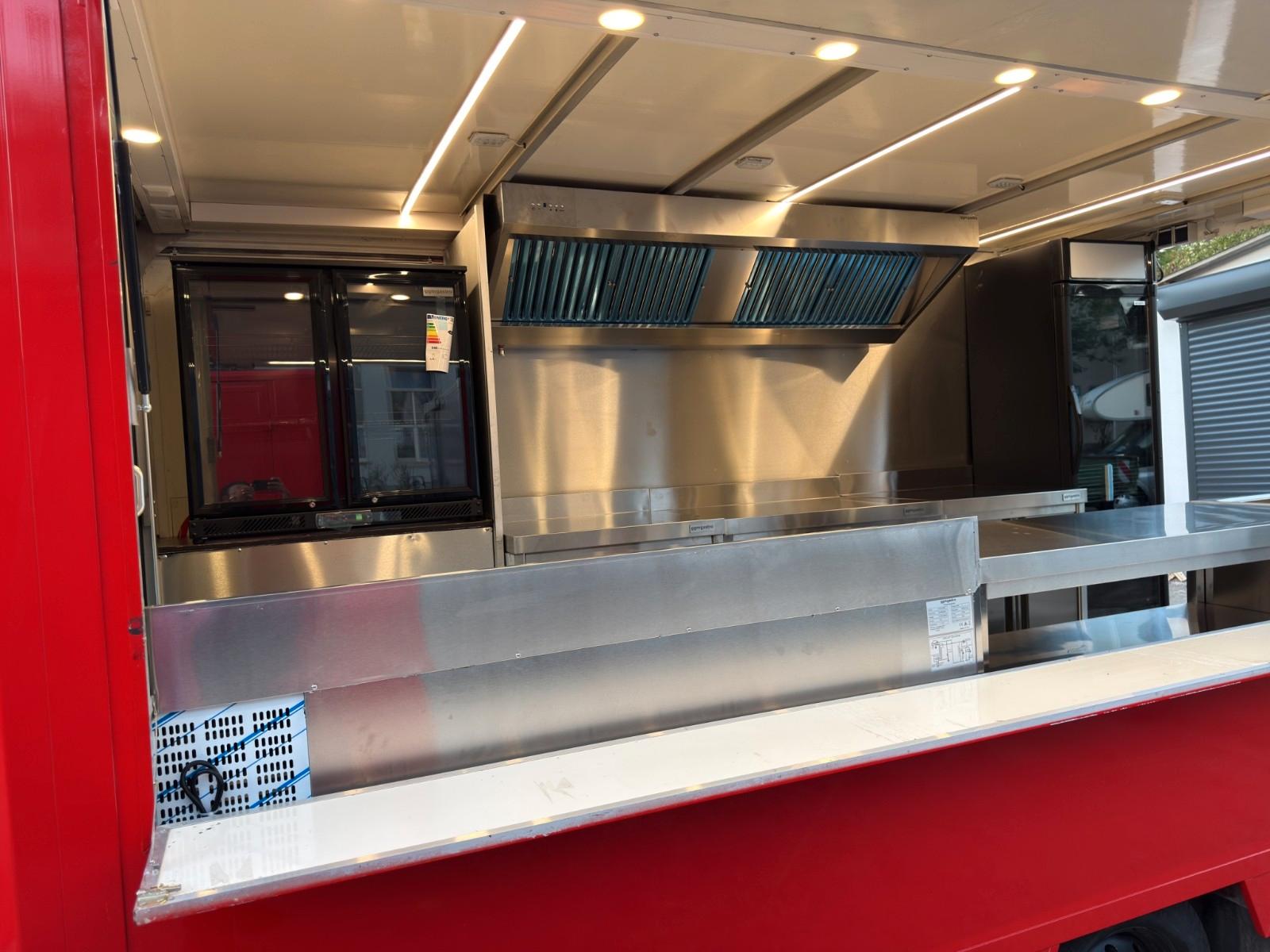 Iveco Foodtruck/ Imbisswagen - komplett ausgestattet