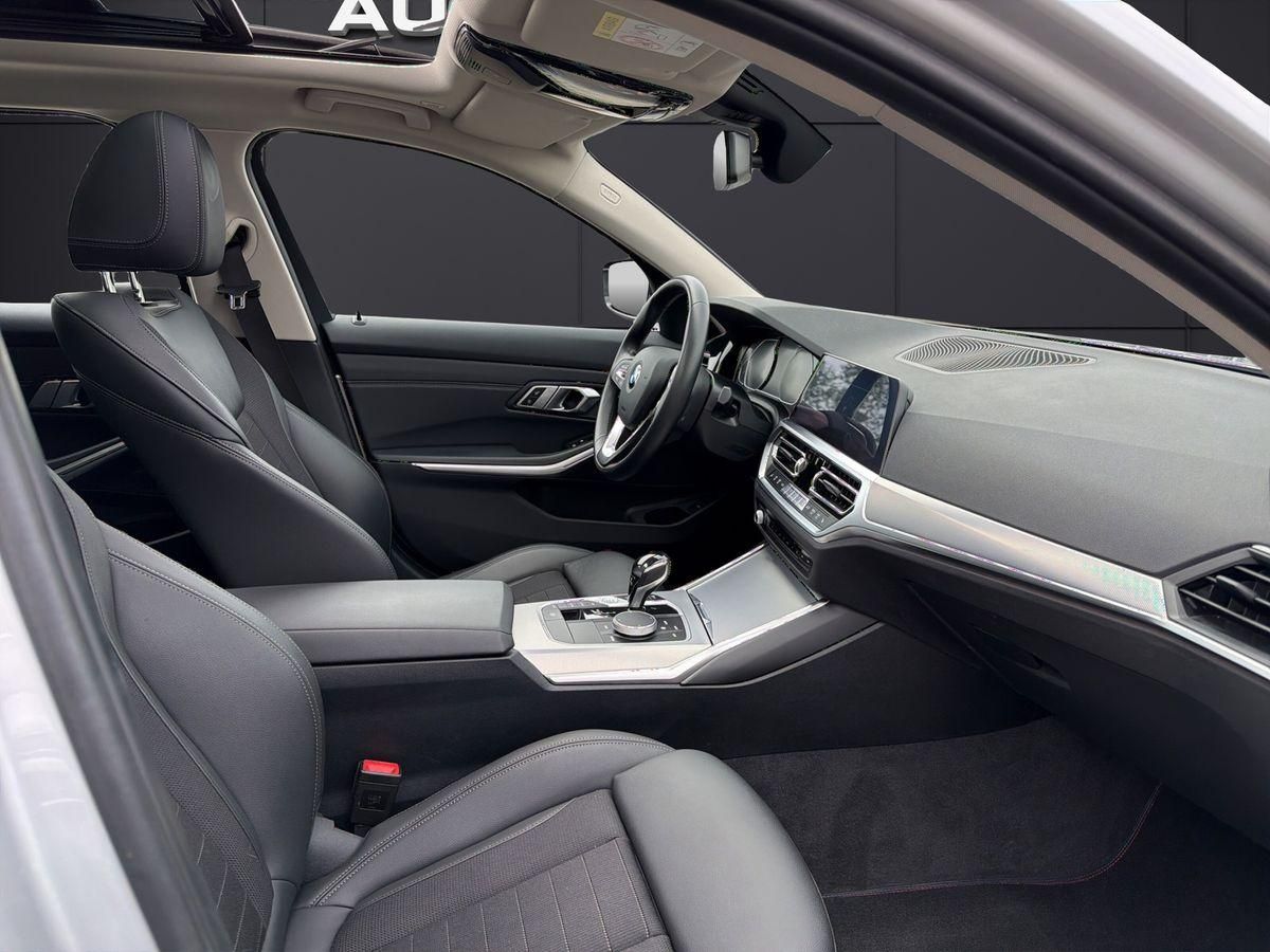 BMW 330 i Sport Line Pano LED Klimaa. PDC foto 14