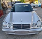 Mercedes-Benz Mercedes Benz E240 - gebrauchte Mercedes-Benz E 240 aus dem Jahr 1999