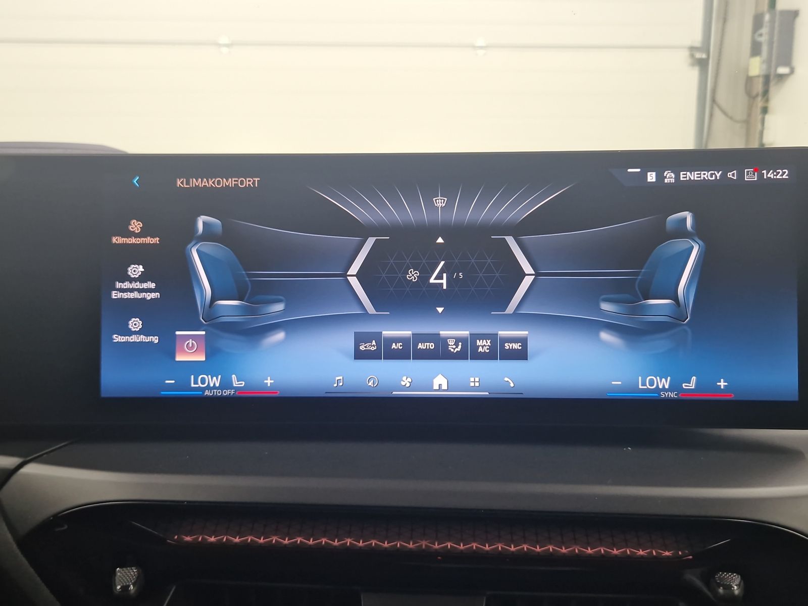 BMW 318 i Touring Navi LED SHZ Allwetter – Bild 23