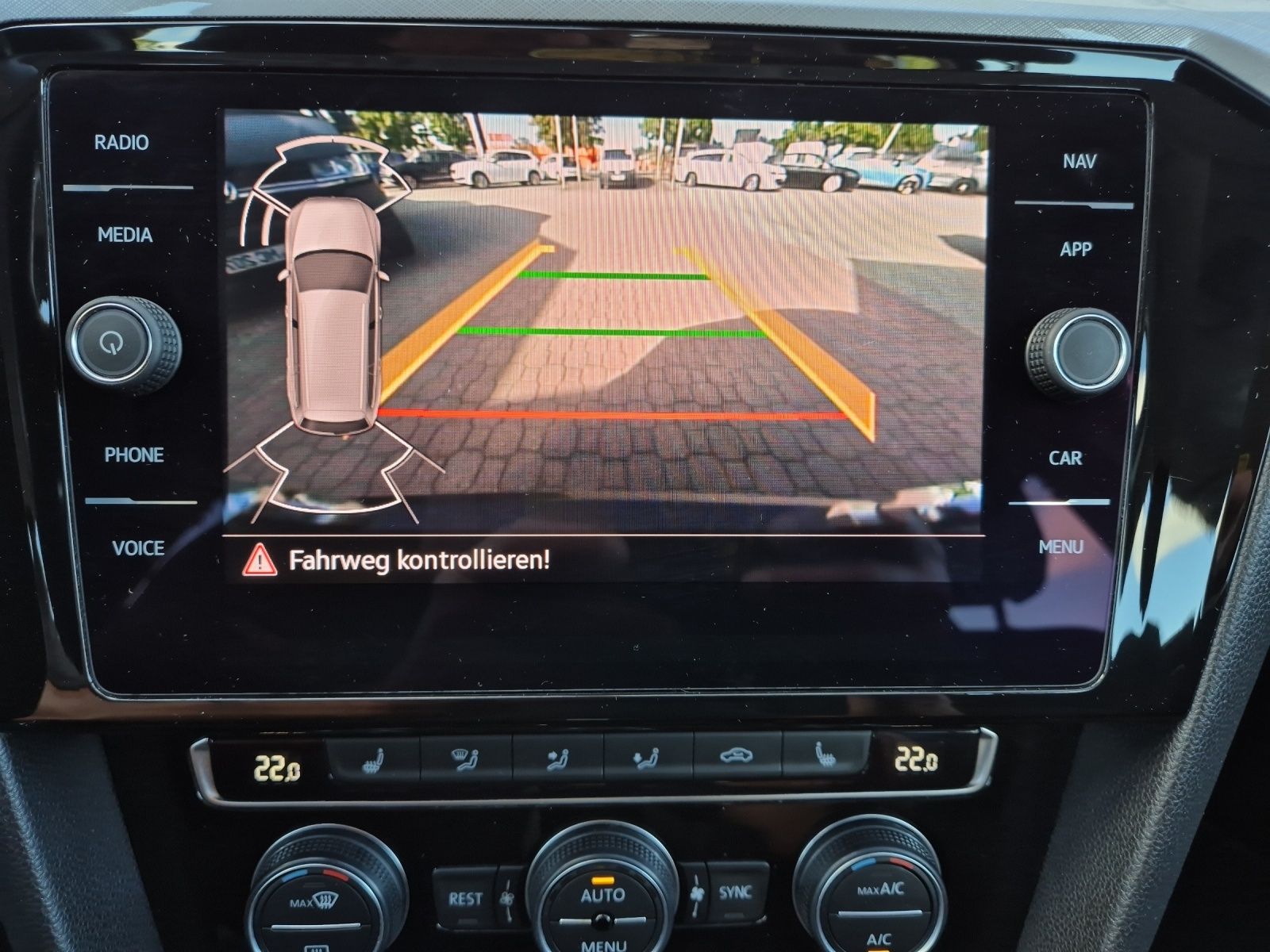 Fahrzeugabbildung Volkswagen Passat Variant TSI Business DSG Matrix Navi ACC