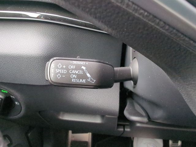 Fahrzeugabbildung SKODA Karoq 1.5 TSI DSG Sportline NAV AHK ELEKTR HECKK