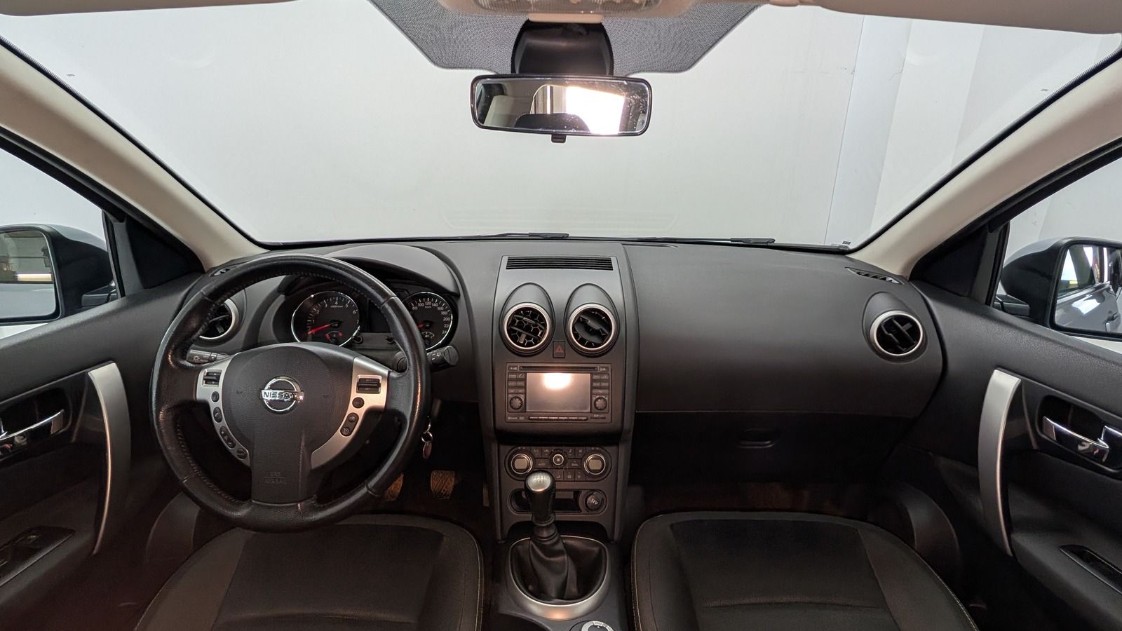 Fahrzeugabbildung Nissan Qashqai+2 2.0i 4x4 * AHK * Navi * Pano Acenta 7-