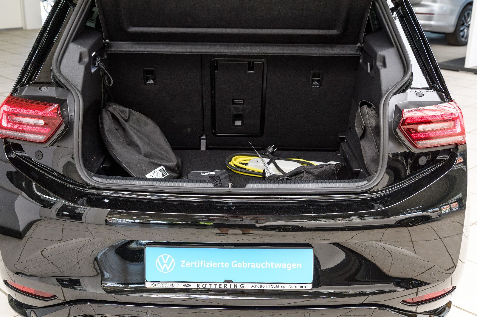 Fahrzeugabbildung Volkswagen ID.3 GTX IQ-LIGHT+AHK+PANO+360°-KAM+NAV+WÄRMEP.