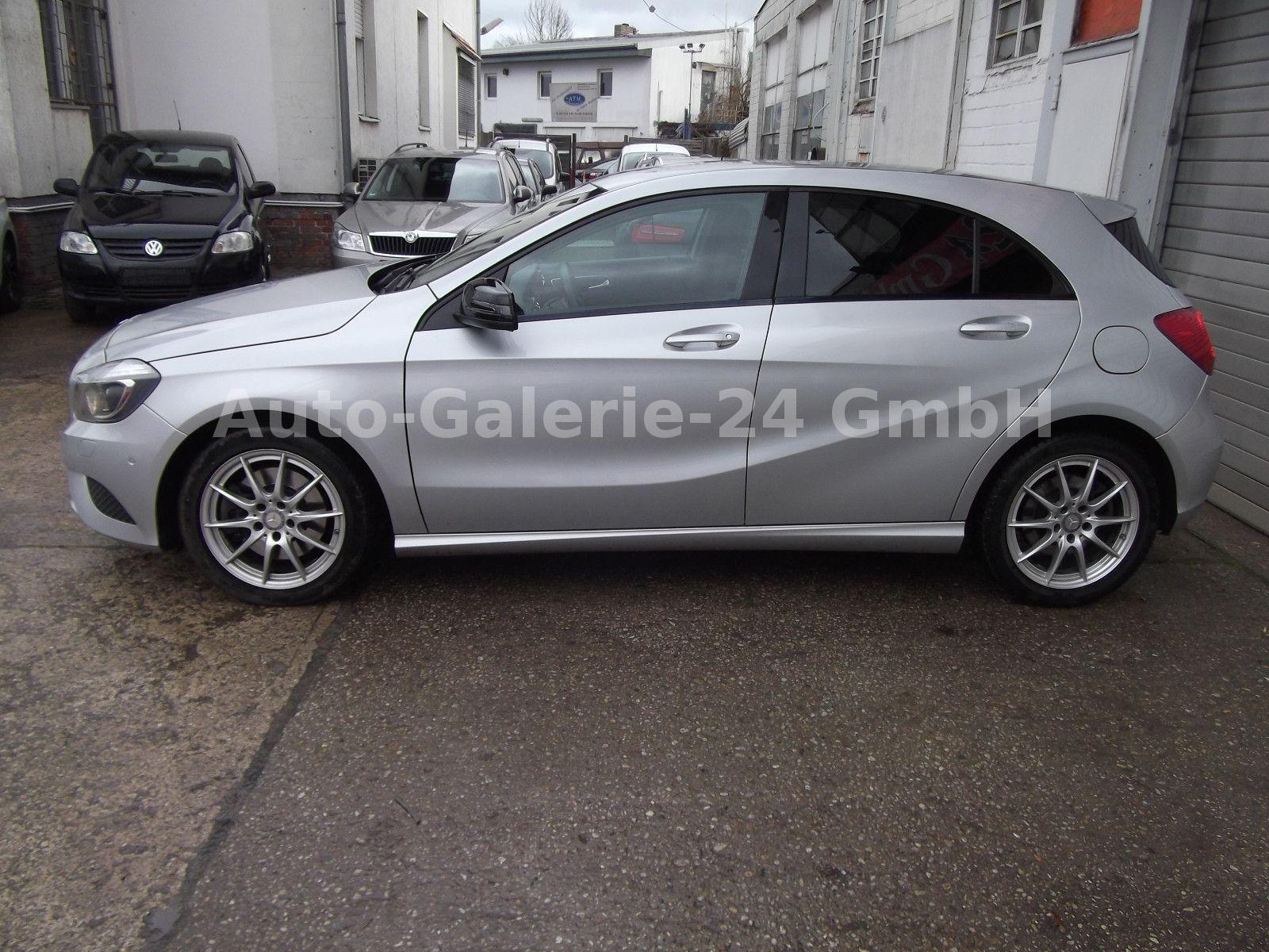 Mercedes-Benz A -Klasse 250 4Matic Autom, Navi, Teilleder