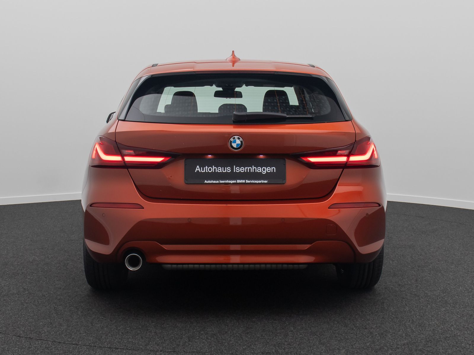 Fahrzeugabbildung BMW 118i GeschwindigReg HUD DAB Alarm HiFi CockpitPr