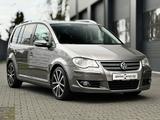 Volkswagen Touran R-Line Schiebedach Leder 7Sitze IHand - VW Touran Gebrauchtwagen in Mönchengladbach