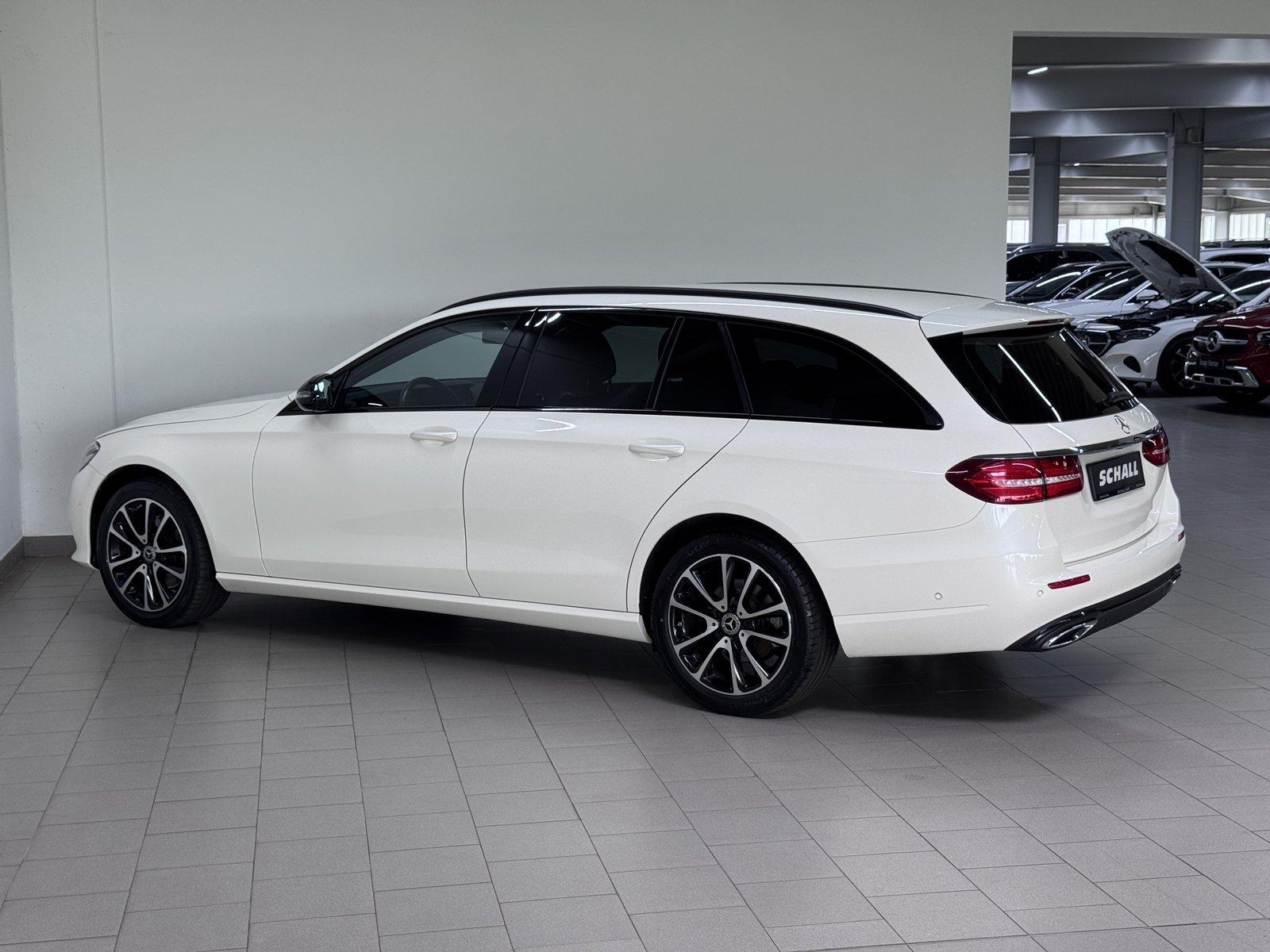 Mercedes-Benz E 220 T d 4M AVANTGARDE+NIGHT+DISTR+AHK+KAMERA
