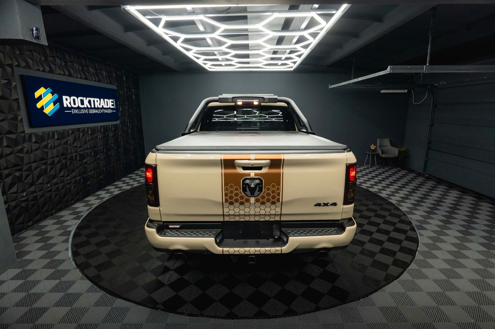 Fahrzeugabbildung Dodge RAM 5.7 V8 HEMI 4x4 OFFROAD LONGBED AXLE LOCK RC