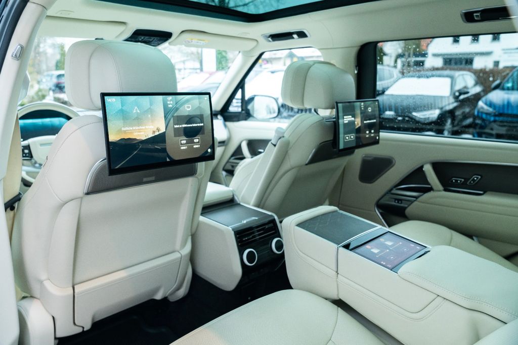 LAND ROVER Range Rover SV / 360° / PANO / LWB / P615 / 23" LAND ROVER Range Rover SV / 360° / PANO / LWB / P615 / 23"