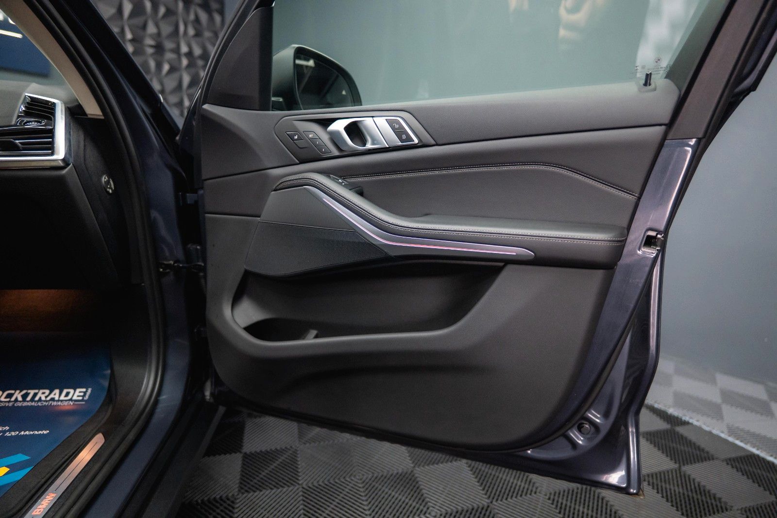 Fahrzeugabbildung BMW X5 xDrive 40i X-Line Sport *Massage*Head Up*ACC*