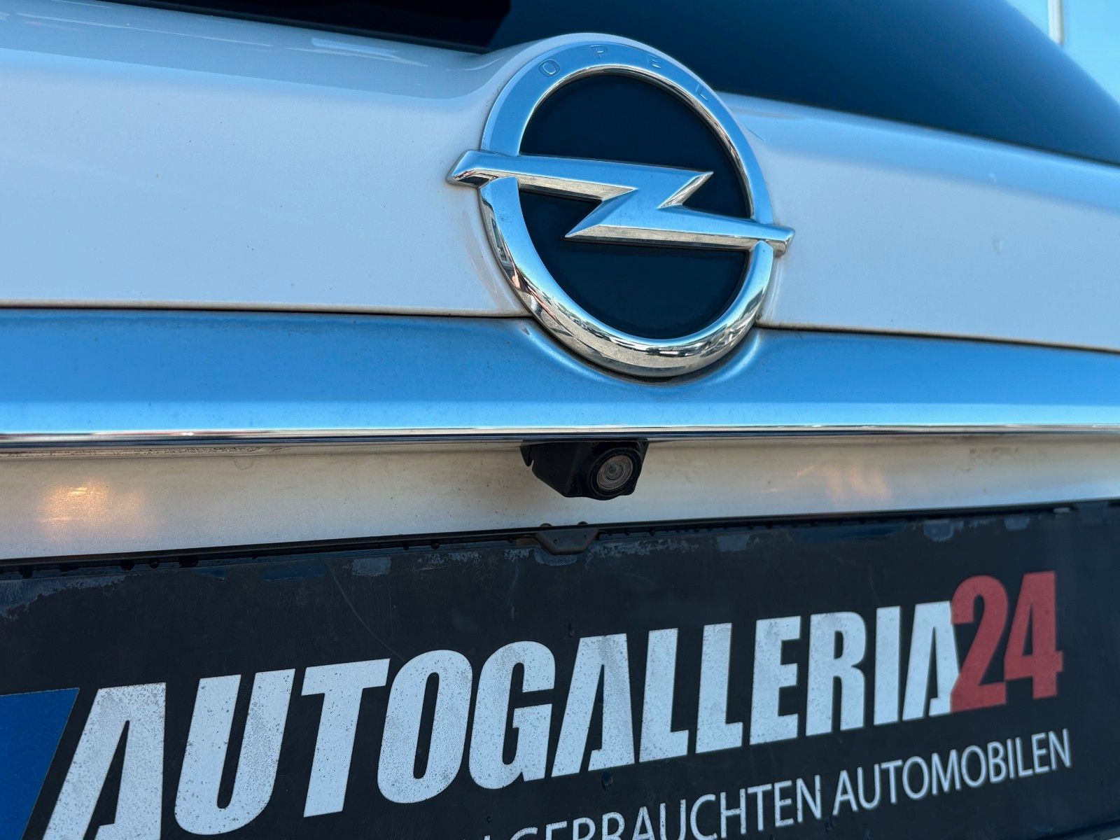 Fahrzeugabbildung Opel Mokka Innova ecoFlex 4x4 Navi Xenon Leder Kamera