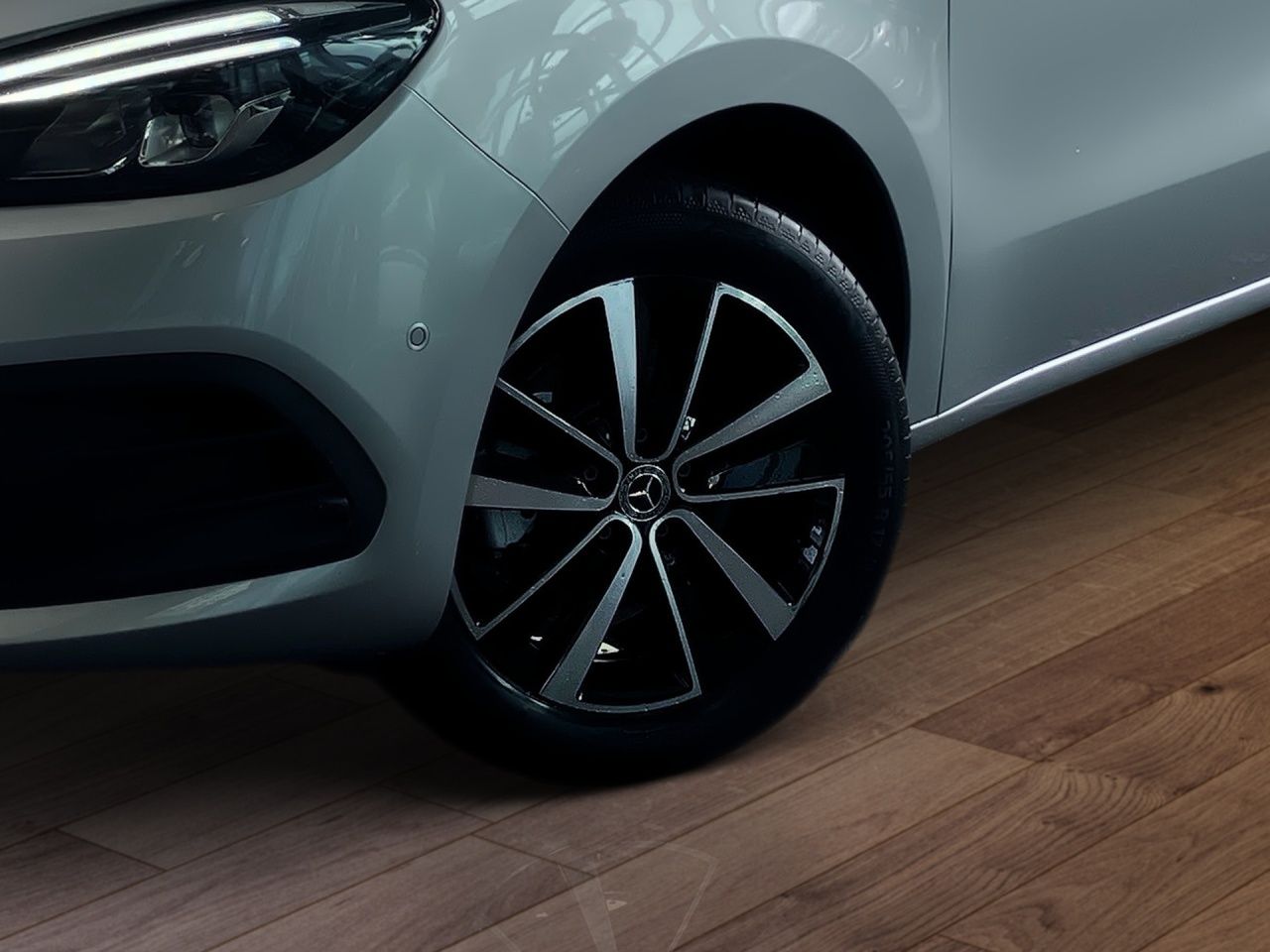 Fahrzeugabbildung Mercedes-Benz T 180 lang 2xKlima AUT DynLicht Fernlichtass. LM