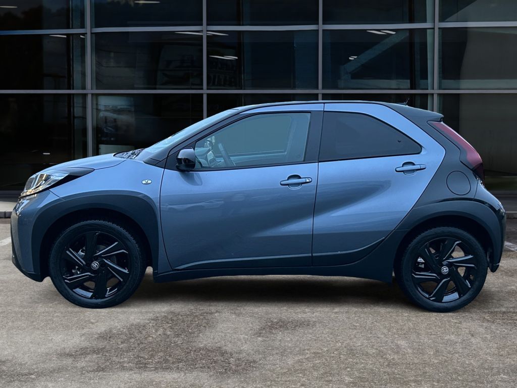 Fahrzeugabbildung Toyota Aygo X Team D