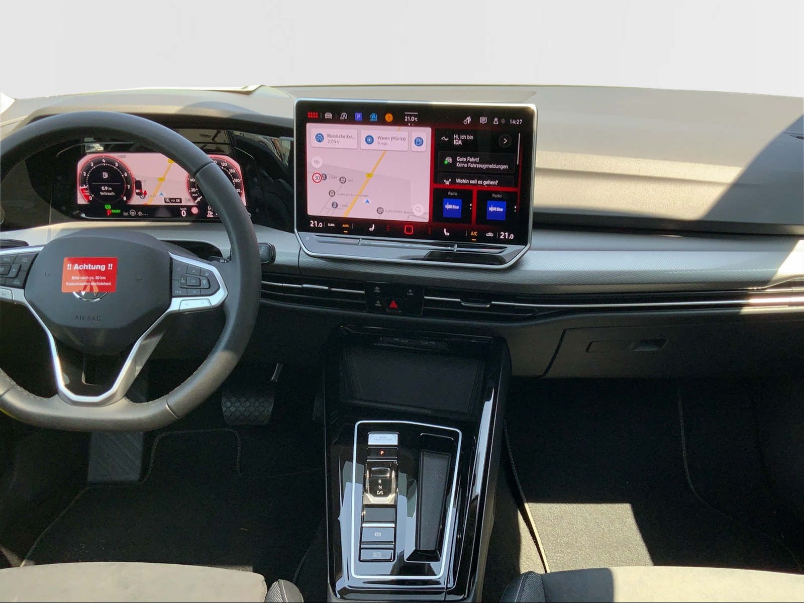 Golf VIII 1.5 eTSI Business, Navi, AHK, Pano.