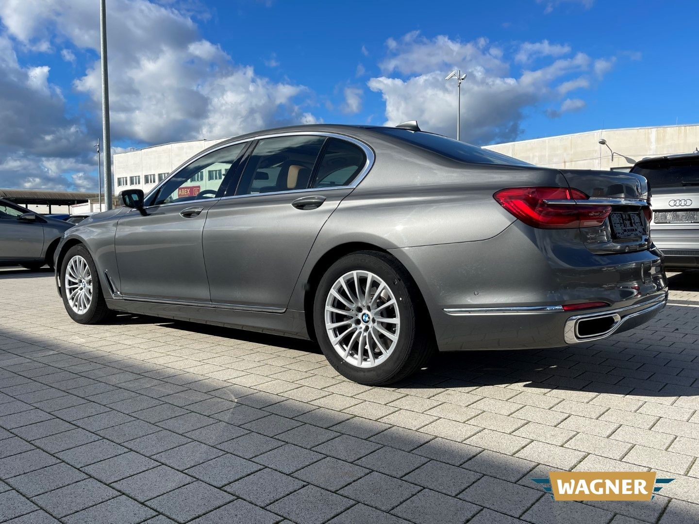 Fahrzeugabbildung BMW 750 i Lim Laserlicht Standheizung Massage