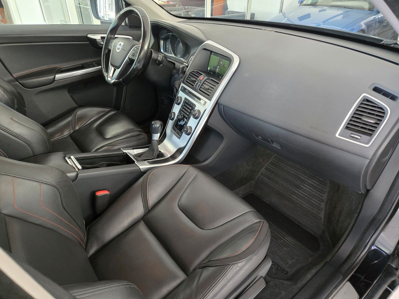 Fahrzeugabbildung Volvo XC60* D4 AWD, Ocean Race AWD