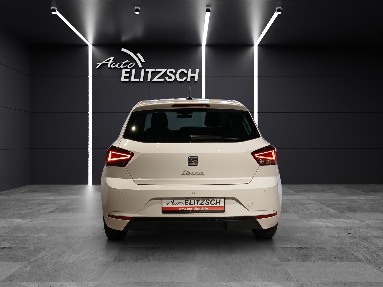 Fahrzeugabbildung SEAT Ibiza TSI Road-Edition DSG LED Navi AID ACC RFK